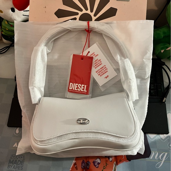 Diesel Handbags - Diesel Elegant White Play clutch
